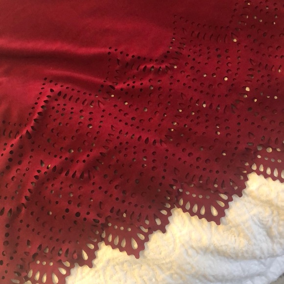 Maroon top - Picture 2 of 4